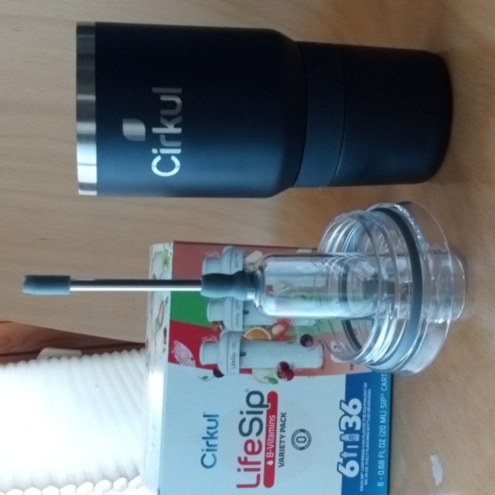 Cirkul Life Sip With Cartridges 3 Flavors - Picture 5 of 7